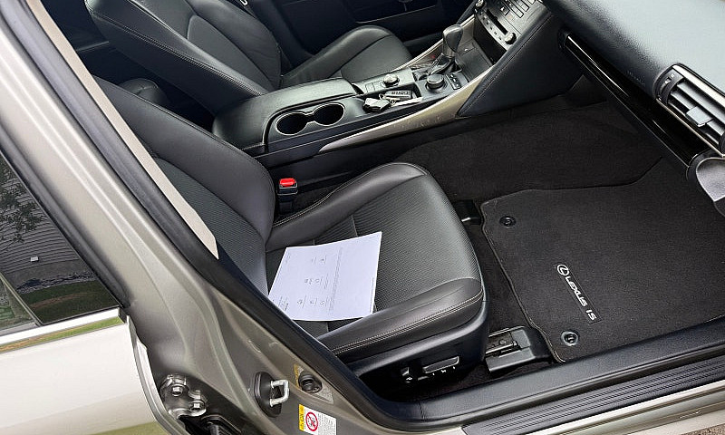 2018 Lexus 300 Is Aw...