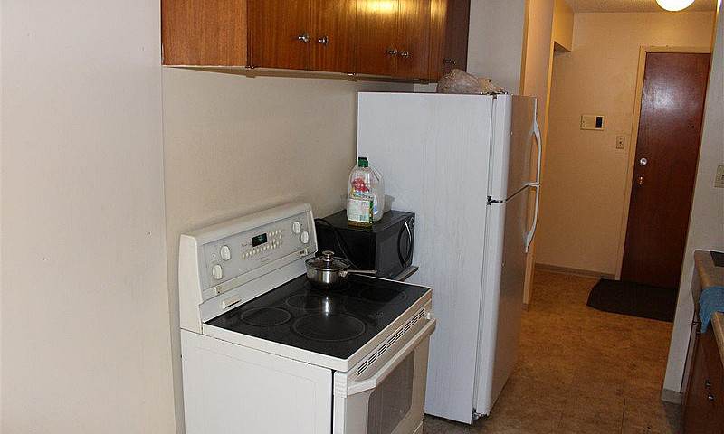 Bach, 1 Bdrm And 2 B...