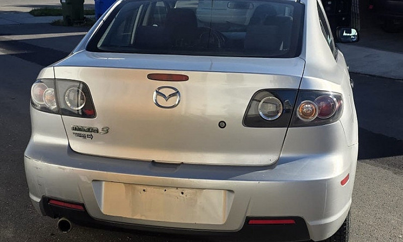 Mazda 3 Sedan - 2009...