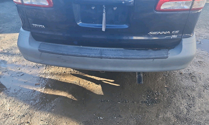 03 Toyota Sienna ...