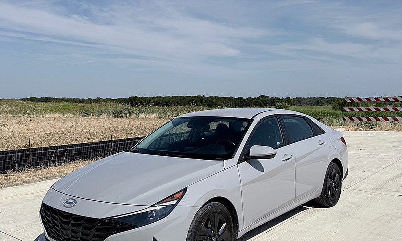  2022 Hyundai Elantr...