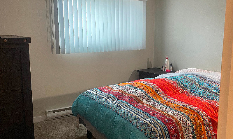 Large 2 Br Charleswo...