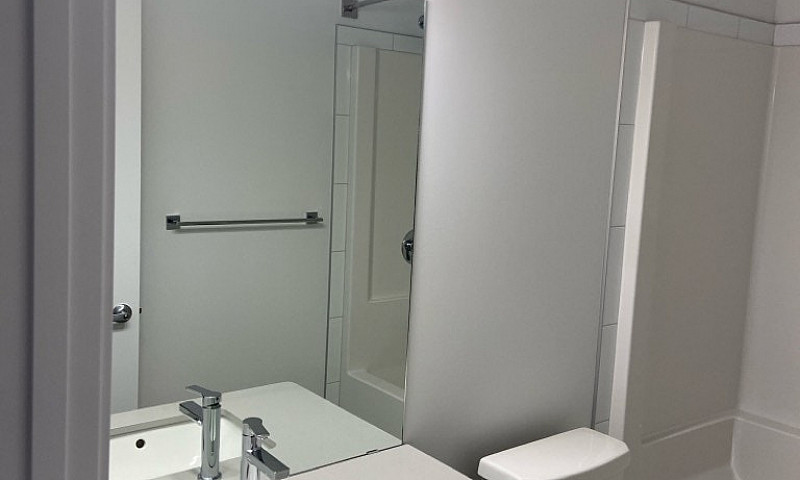 Basement Suite For R...