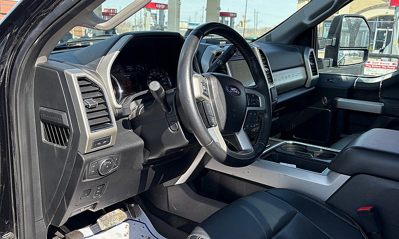 2021 Ford Lariat Tre...