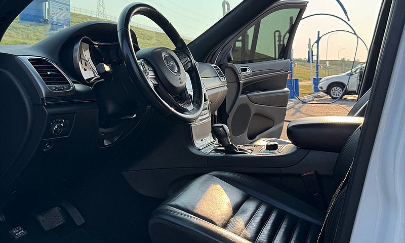  Jeep Grand Cherokee...