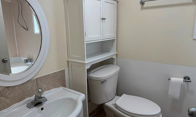 3 Bedroom Bsmt Suite...