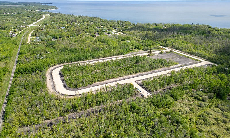 Lake Winnipeg Buildi...