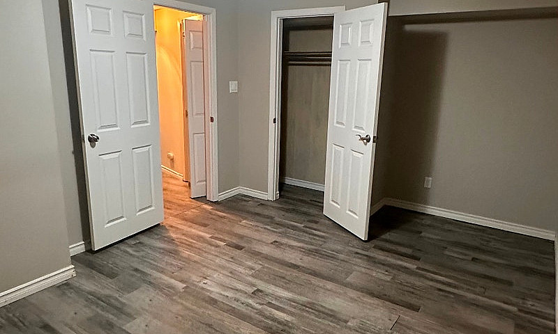 Newly Renovated 2 Be...