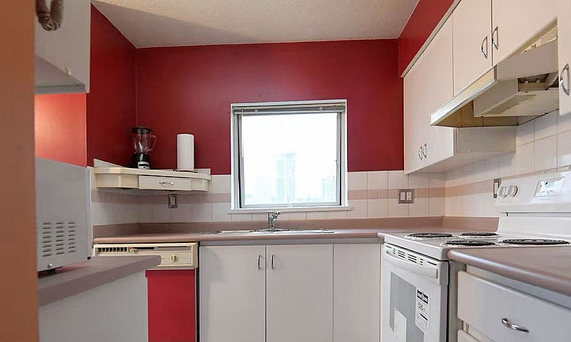 Master Bedroom Near ...