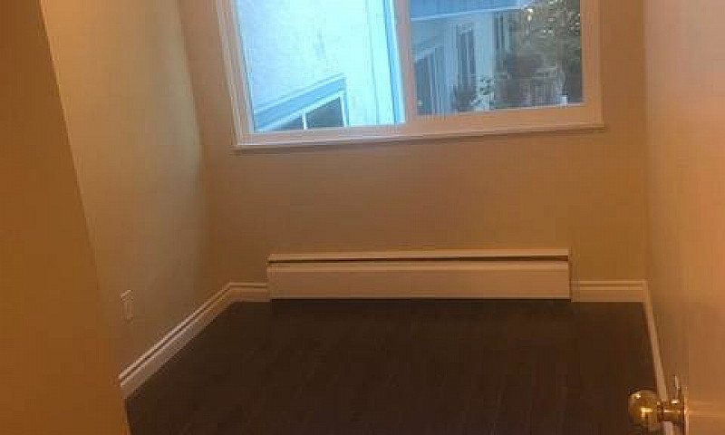 3Rd Floor Condo W Ba...