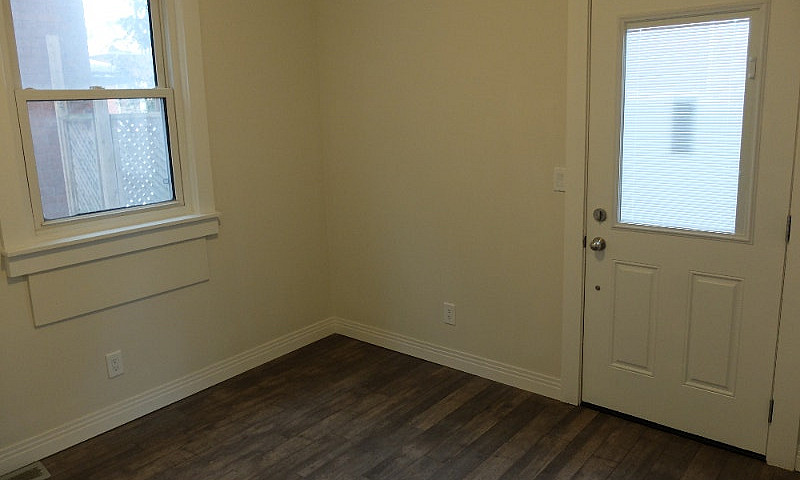 2 Bedroom On Main Fl...