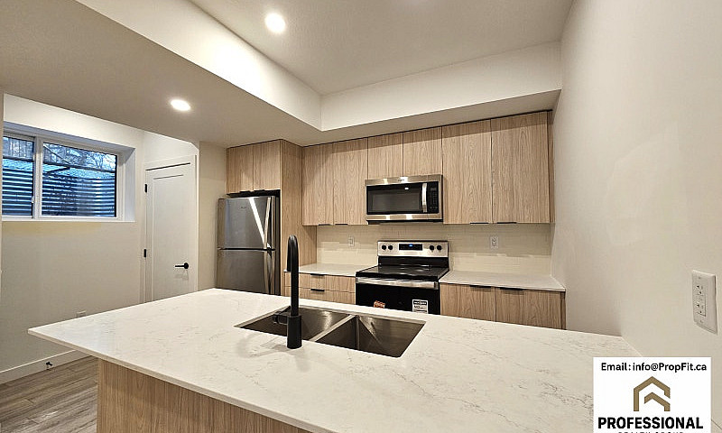 Stylish 1-Bedroom Ba...