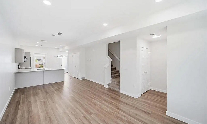 Private Sale! House ...