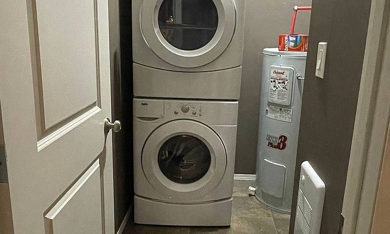 Condo For Sale - Lan...