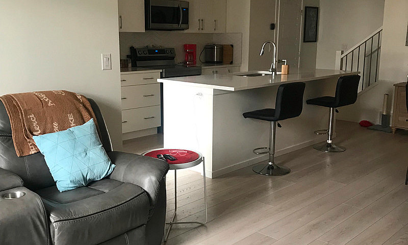Modern 2-Bedroom Tow...