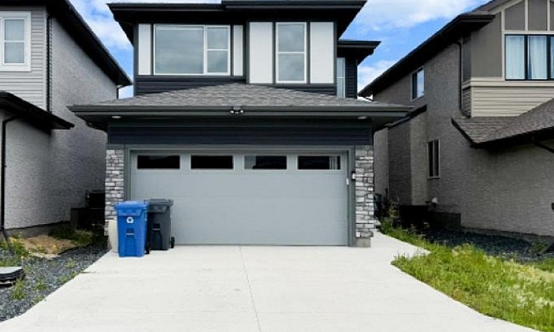 Beautiful Detached H...