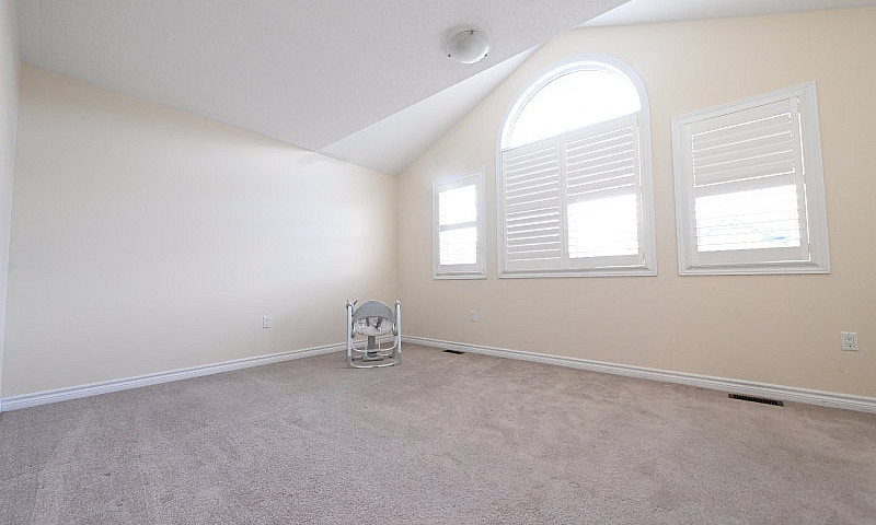 House For Rent In Bo...