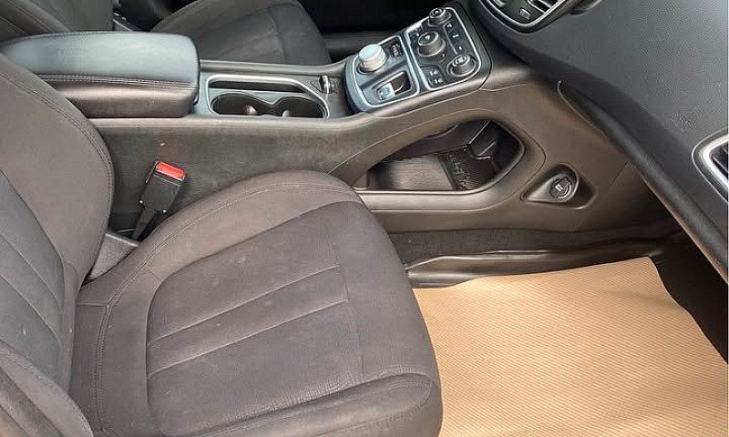 2015 Chrysler 200 Li...