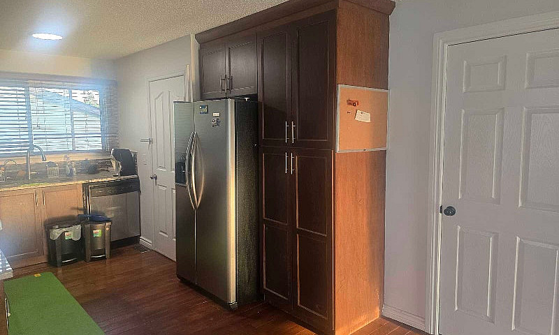 Bright 3 Bedroom Mai...