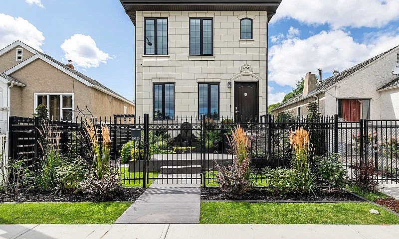 Private Sale | 1,765...