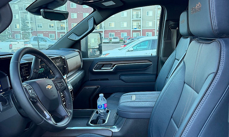 2025 Chev Silverado ...