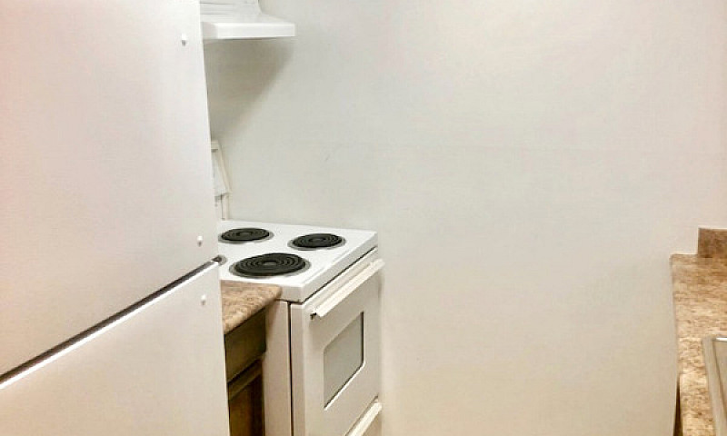 $1900 - 1 Bedroom Ap...