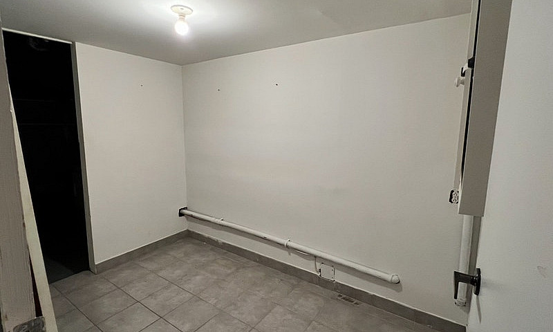 Beau 4½ S-S Bungalow...