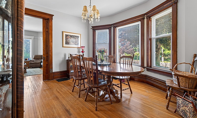 $2200 - 3 Bedroom He...