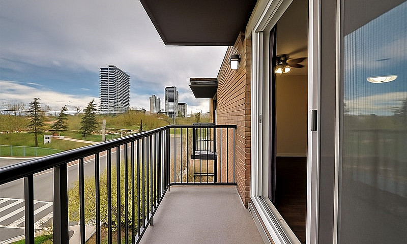 1-Bedrm Apartment In...