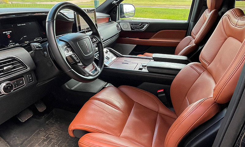2021 Lincoln Navigat...