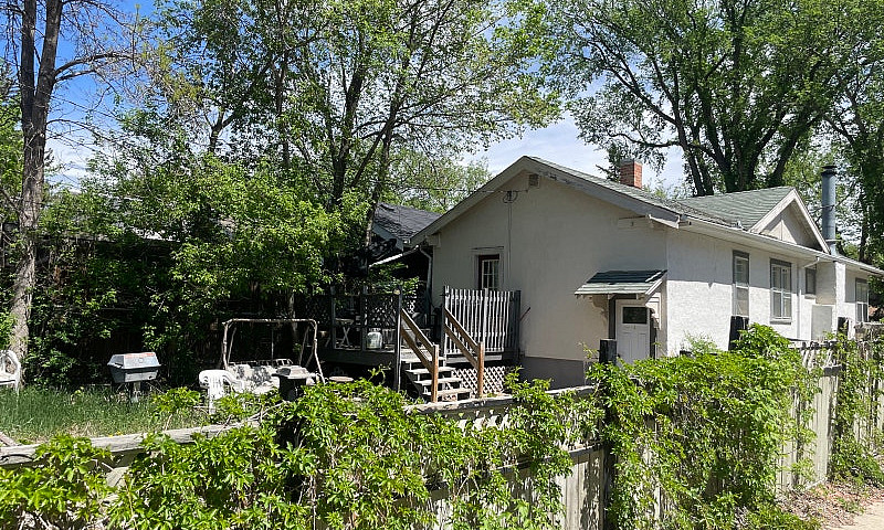 Double Corner Lot In...