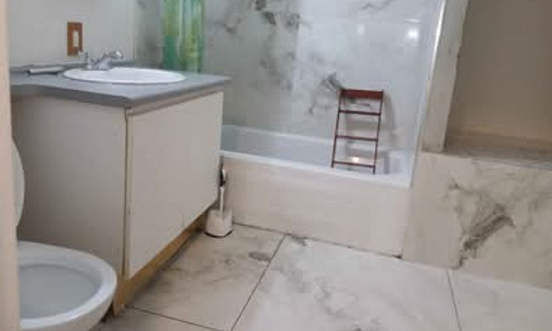 Spacious 2 Bedroom B...