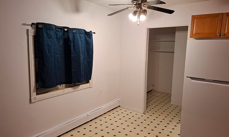 2 Bedroom Condo On 1...