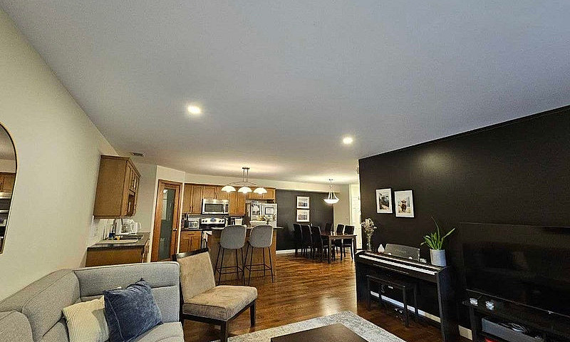Condo In Landmark Fo...