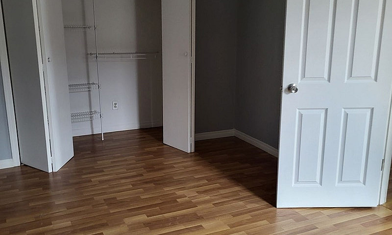 Apartments In Calmar...