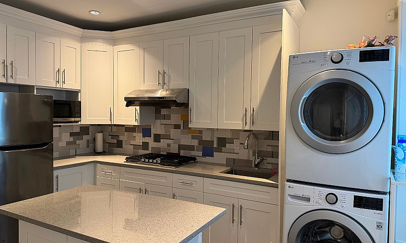 Burnaby 1 Bedroom Fu...