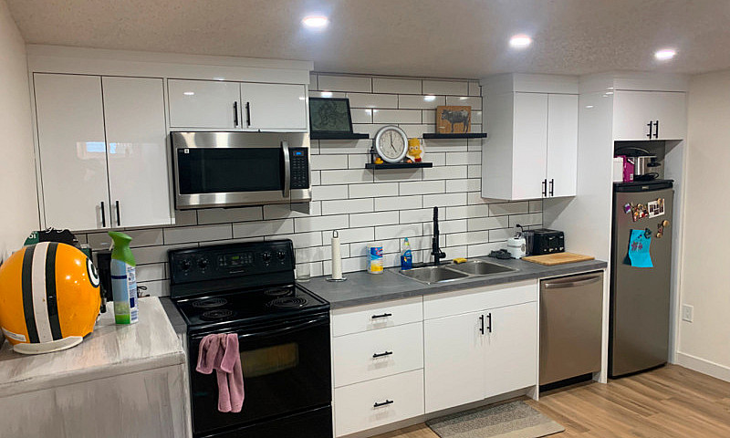 Nice Spacious 1 Br B...