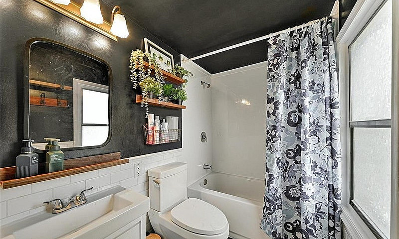Charming Home In Nor...