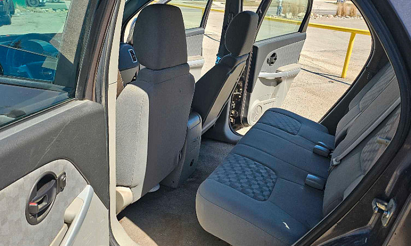 2007 Chevy Equinox 1...