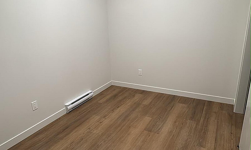 Share Room For Rent ...