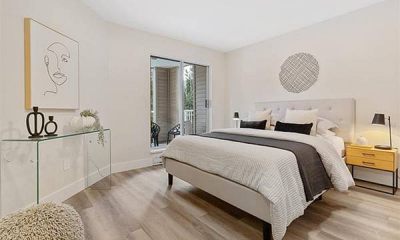 Renovated, 2 Bed Roo...