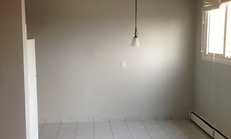 Lge 2Bdrm W/New Kitc...