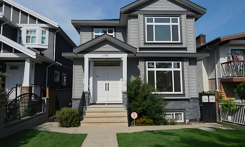 Luxury 2-Story Upper...