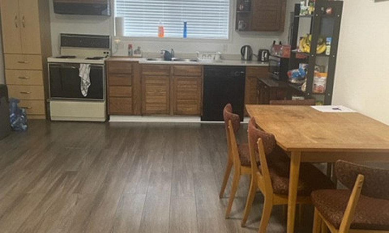 Bright 3 Bedroom Sui...