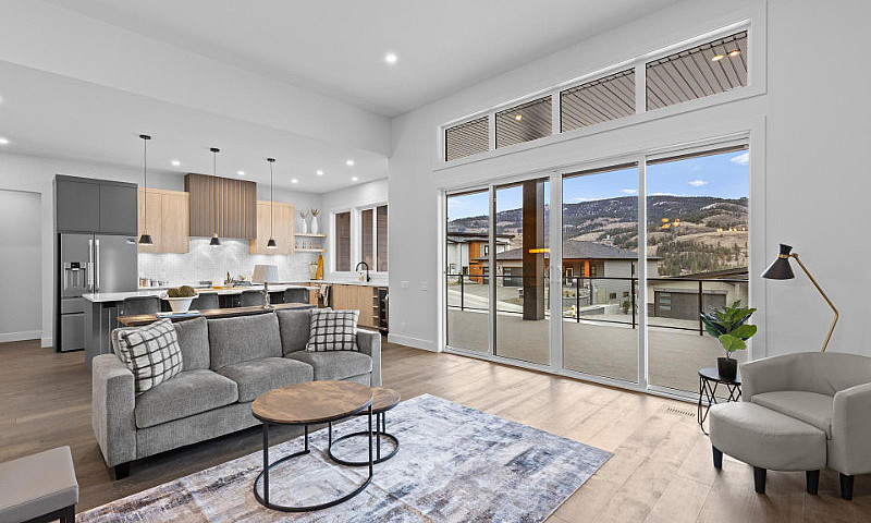 Almost 4000 Sq Ft W/...