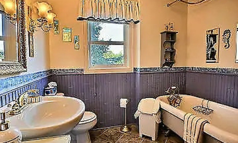 House For Sale - 910...