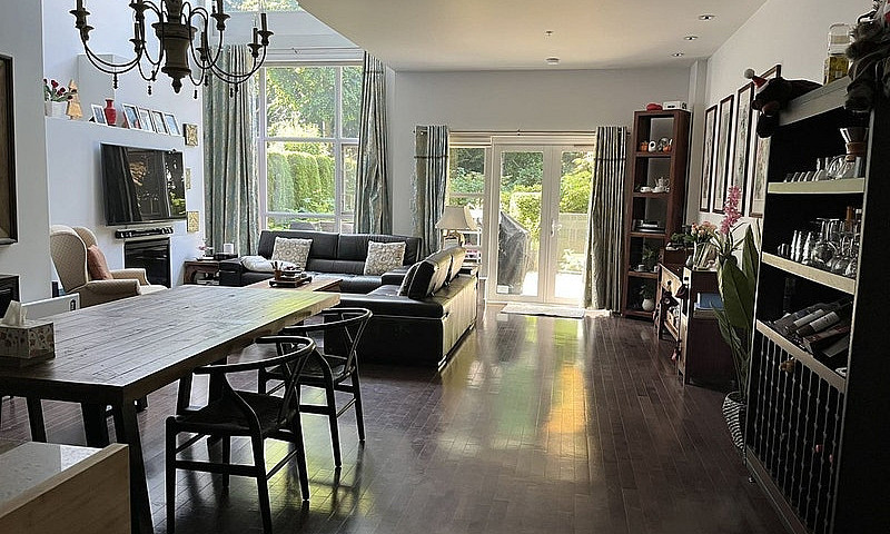 -Ubc Townhouse For R...