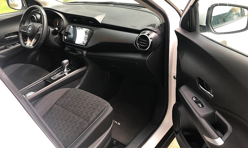2021 Nissan Kicks Sv...