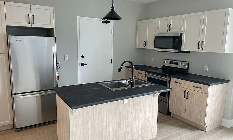 Beautiful 1 Bedroom ...