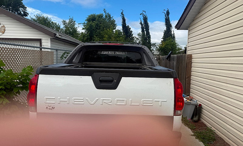 2005 Chevy Avalanche...